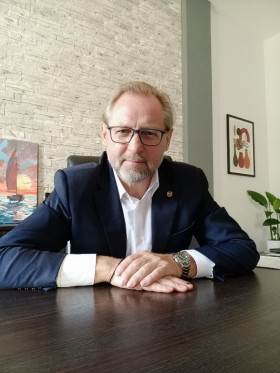 Суслов Александр Владимирович.